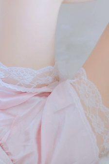 四个女学生的精油按摩