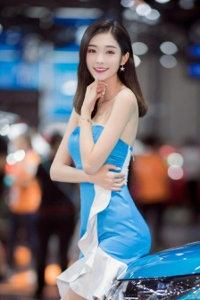 美女裸使图片